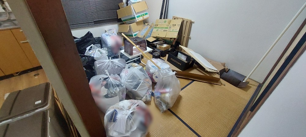 沼津市の遺品整理と不用品回収を同時に行った事例-ビフォー