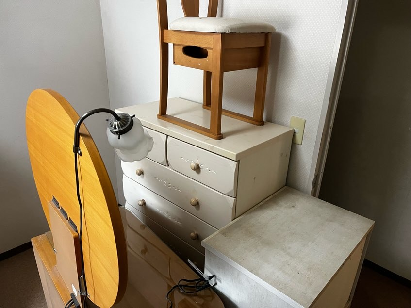 相模原市のアパートで退去前に行った遺品整理の不用品回収事例-ビフォー