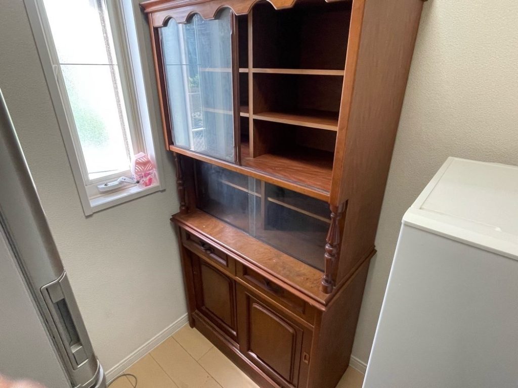 藤枝市の大型食器棚回収事例