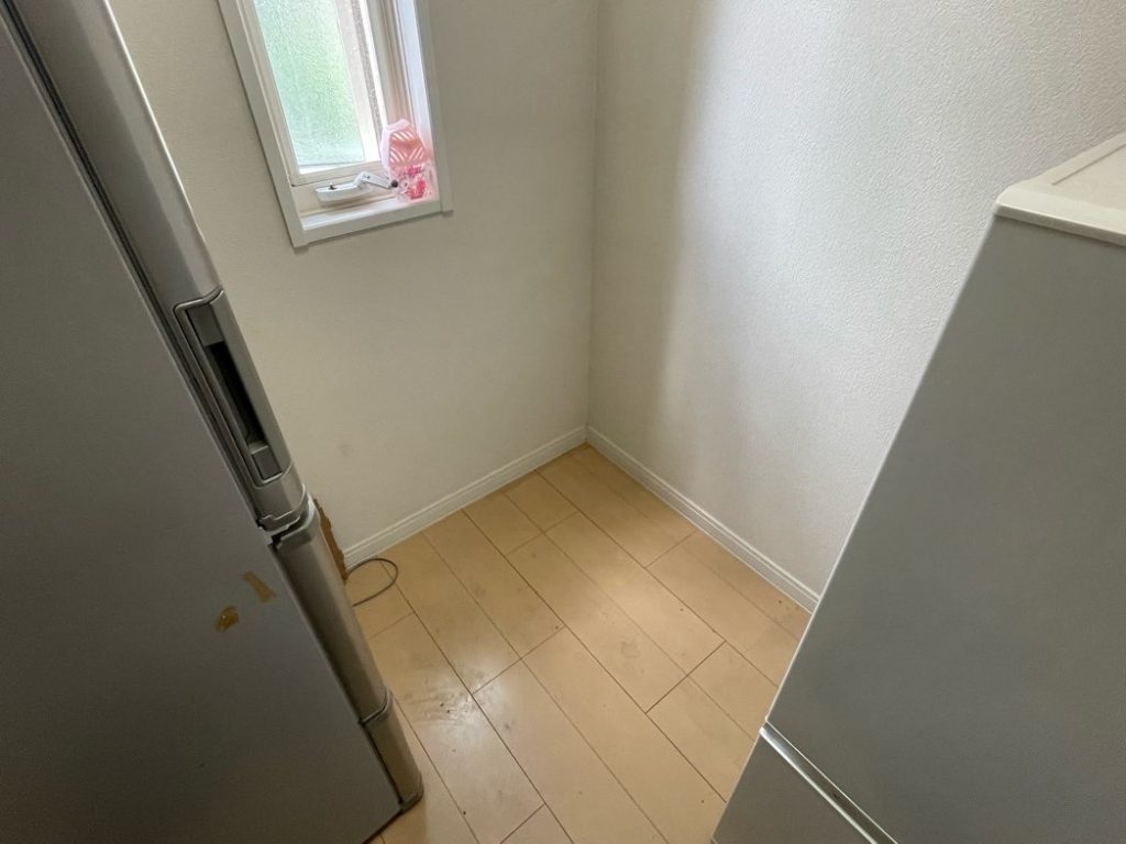 藤枝市の大型食器棚回収事例