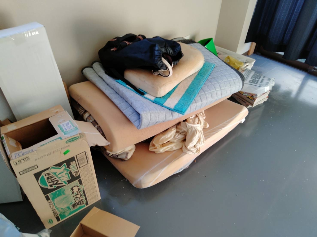 刈谷市の家財整理に伴う不用品回収事例-ビフォー