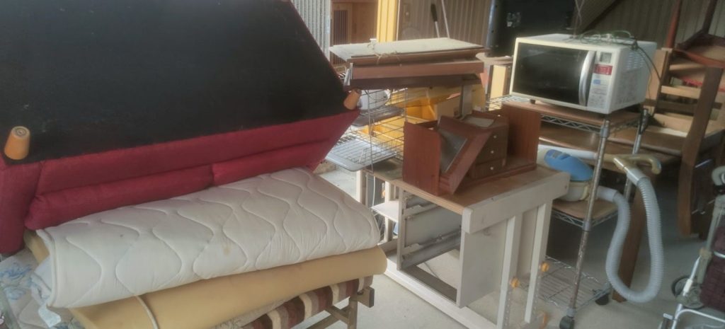 川崎市の家具・家電をまとめて整理した遺品整理事例-ビフォー