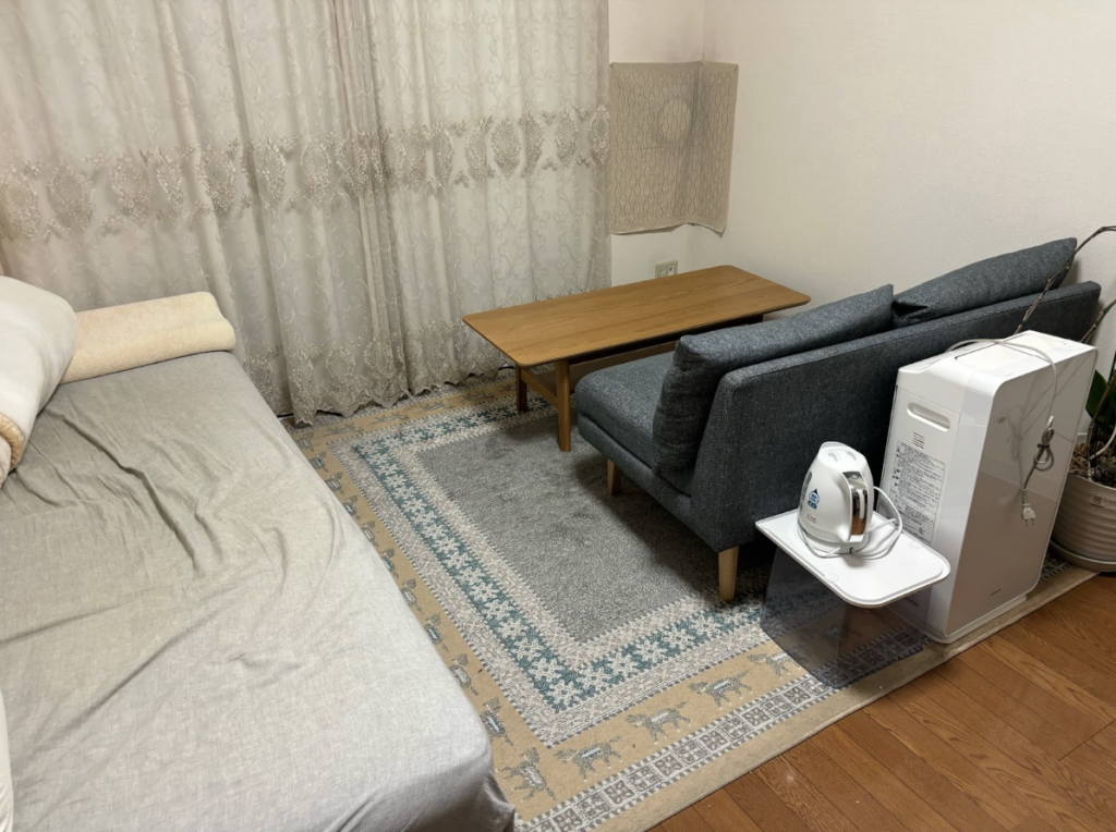 茅ヶ崎市の大型家具・家電をまとめて処分した不用品回収事例-ビフォー