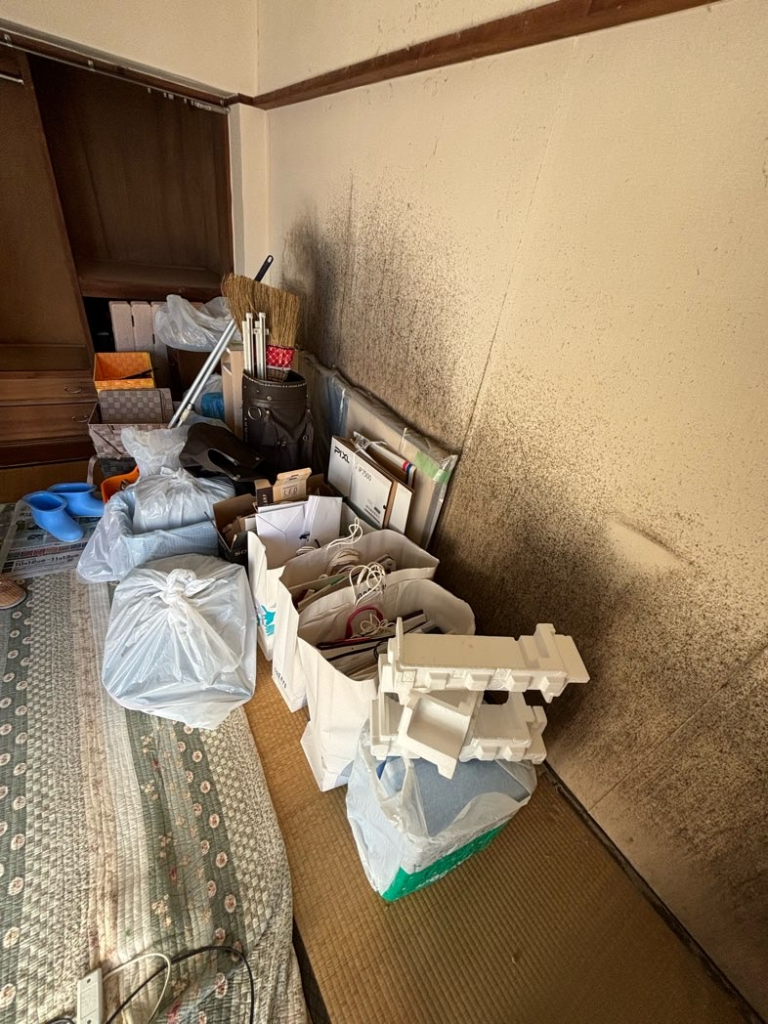 小田原市の遺品整理を兼ねた不用品回収事例-ビフォー