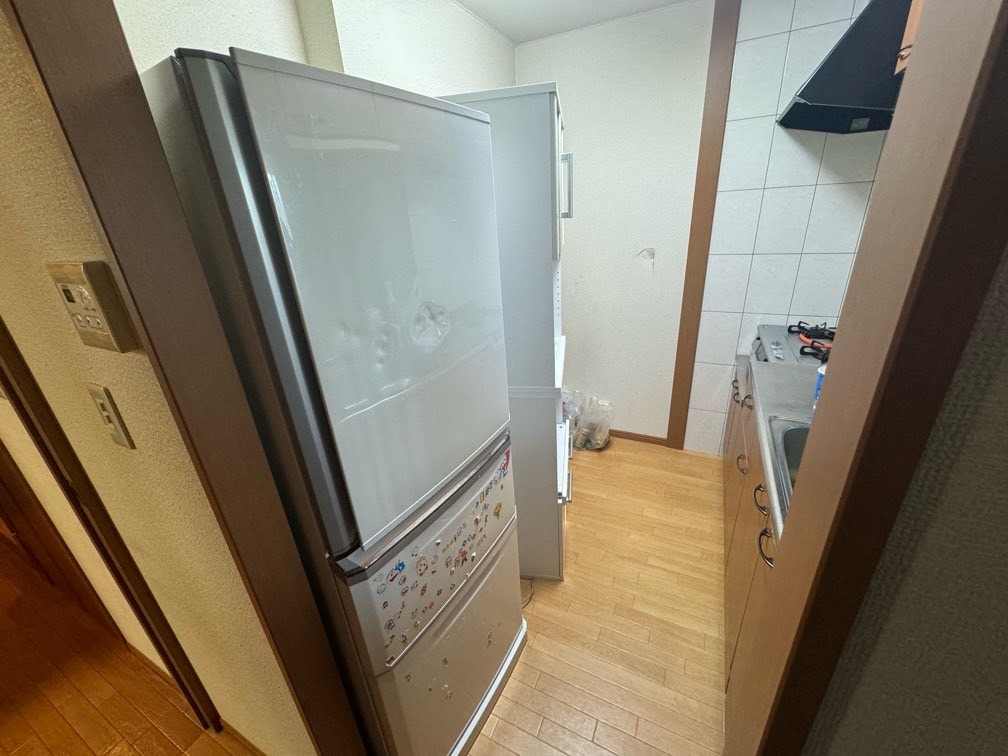 杉並区の冷蔵庫と収納棚の不用品回収事例