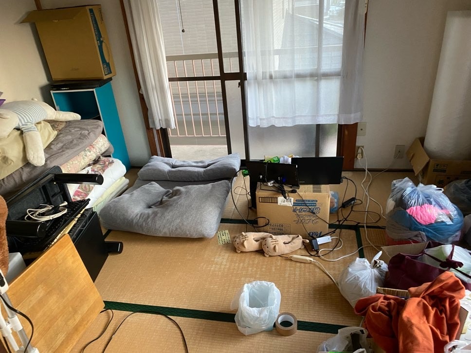 板橋区の引っ越しに伴う大量不用品回収事例-ビフォー