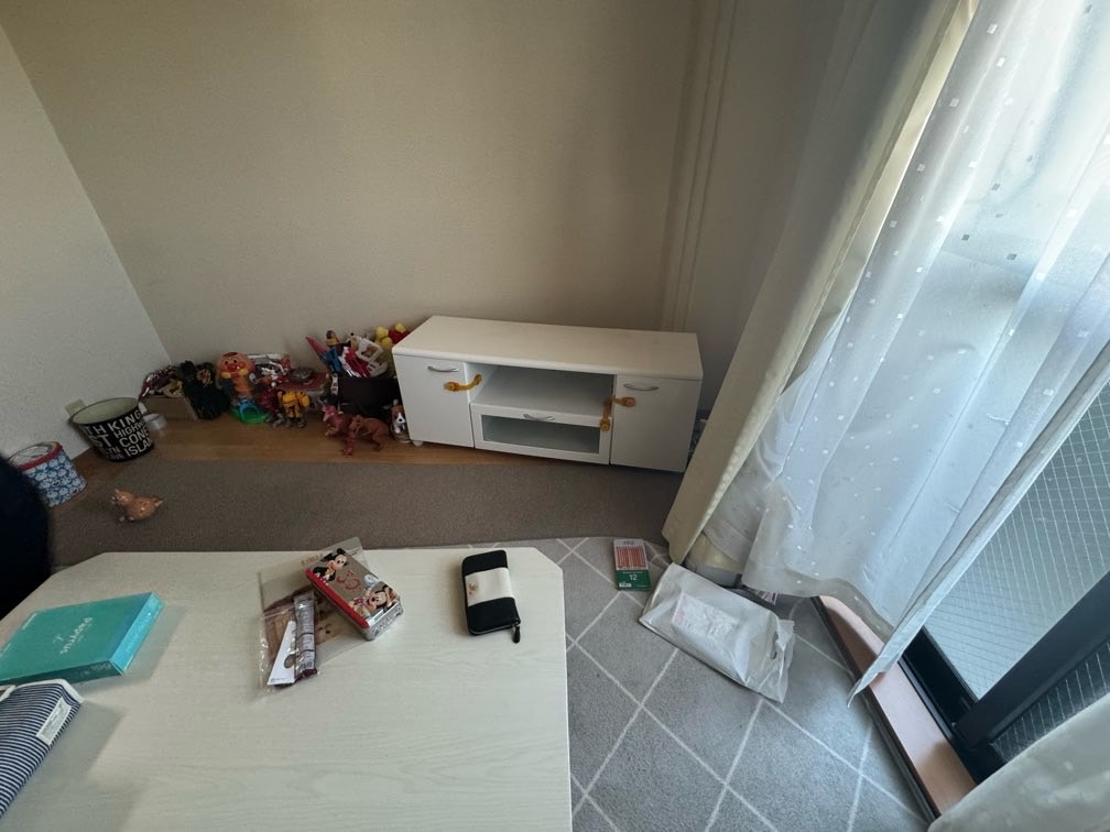 渋谷区のお部屋の模様替えに伴う家具の不用品回収事例-ビフォー