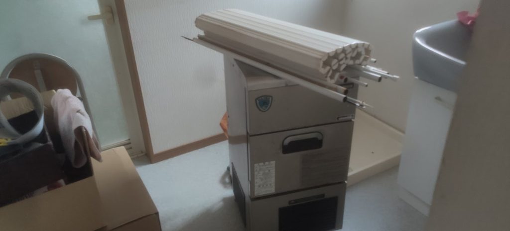 町田市の買い替えに伴う洗濯機とラックの不用品回収事例-ビフォー