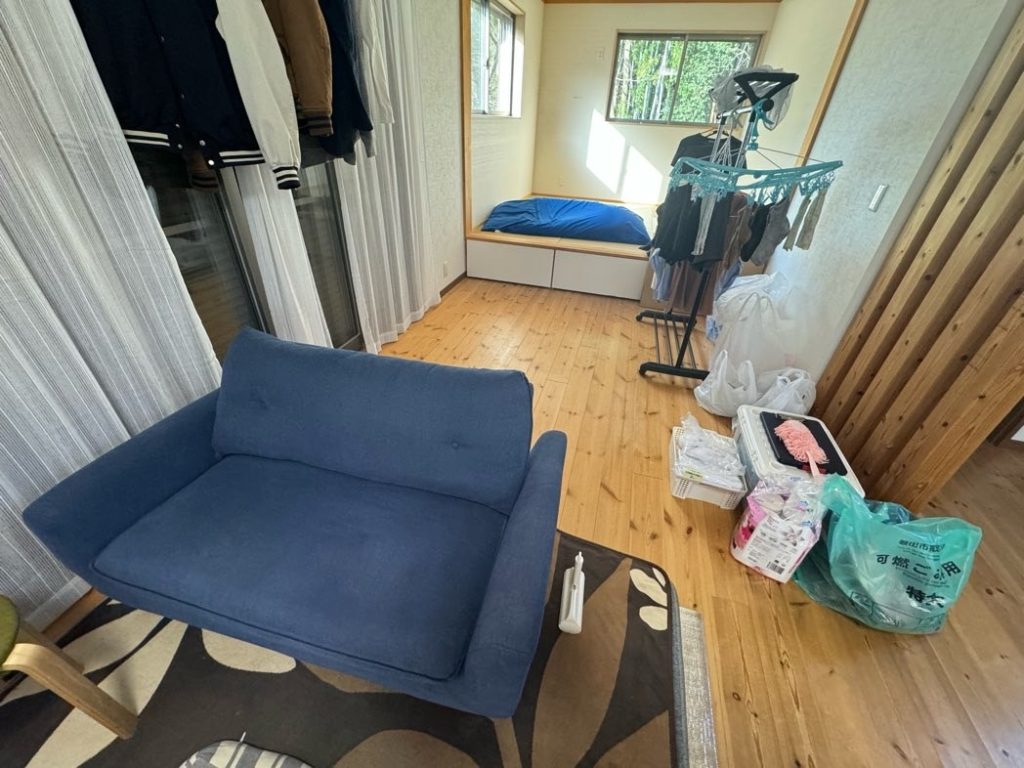 調布市のソファ・布団回収事例-ビフォー