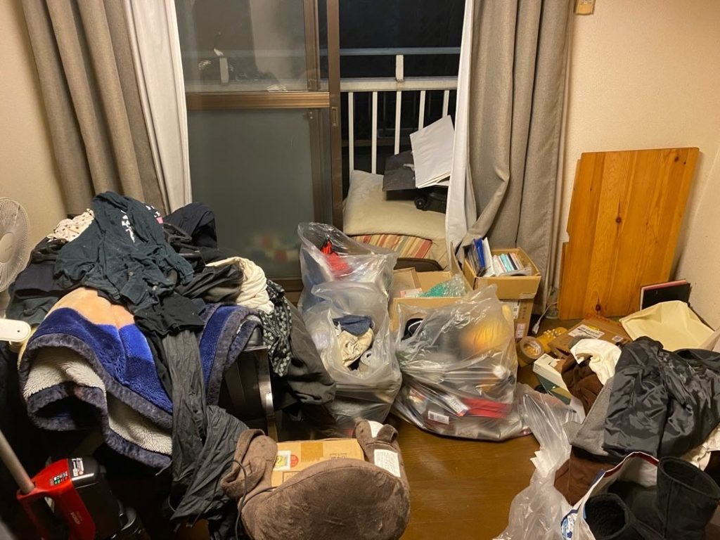 立川市の大掃除に伴う大量不用品回収事例-ビフォー