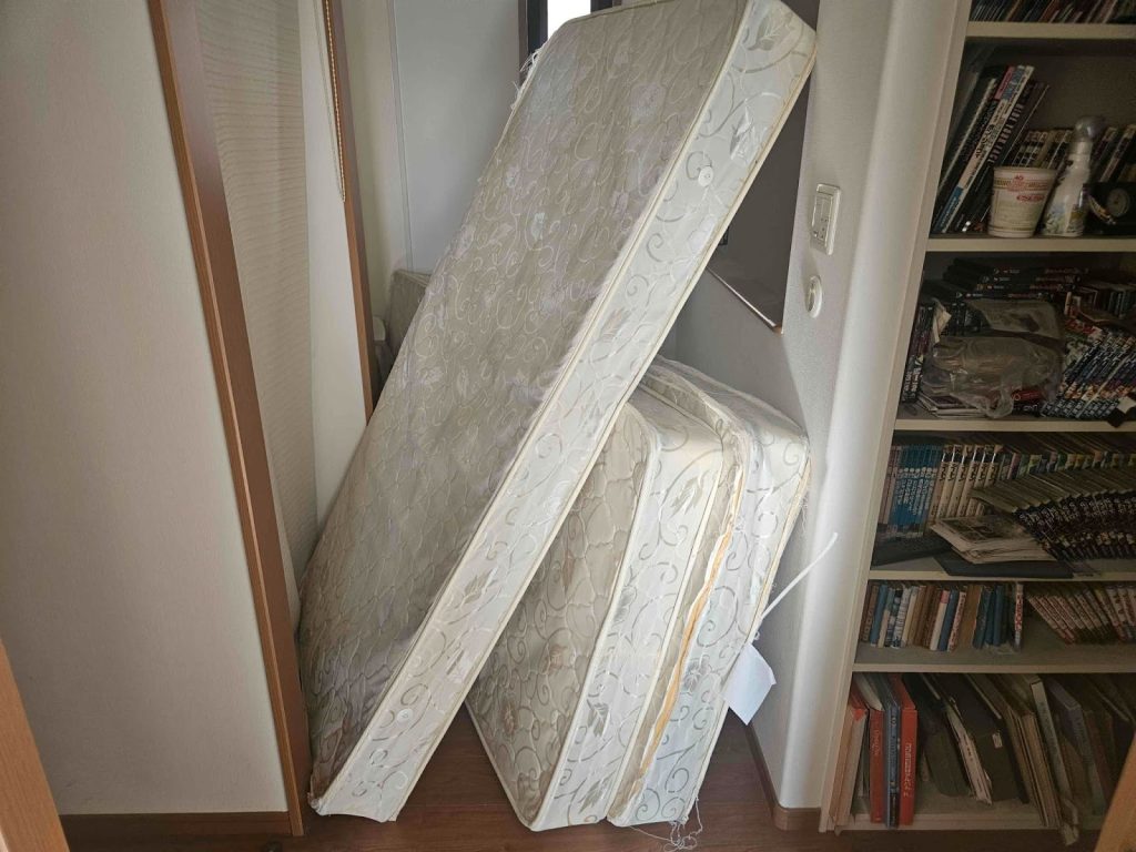 長岡京市の買い替えに伴うマットレス回収事例-ビフォー