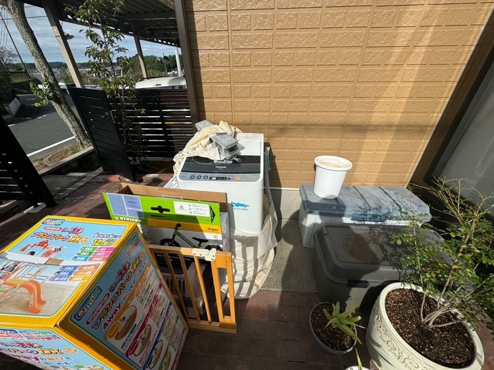 宇治市で行った子供用品を含む大型ゴミや家電の不用品回収事例-ビフォー