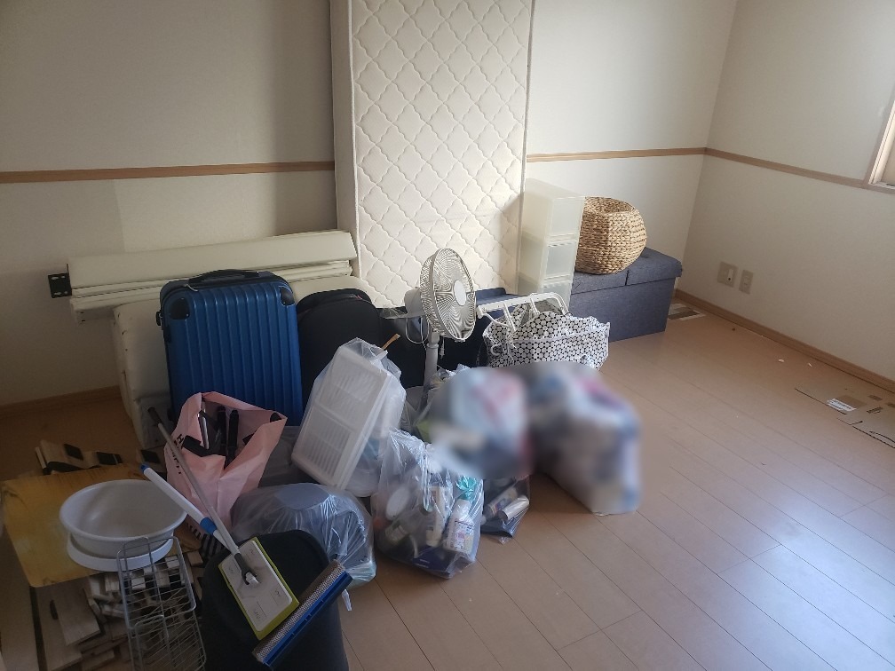 瑞穂市の引っ越し後に残った不用品回収事例-ビフォー