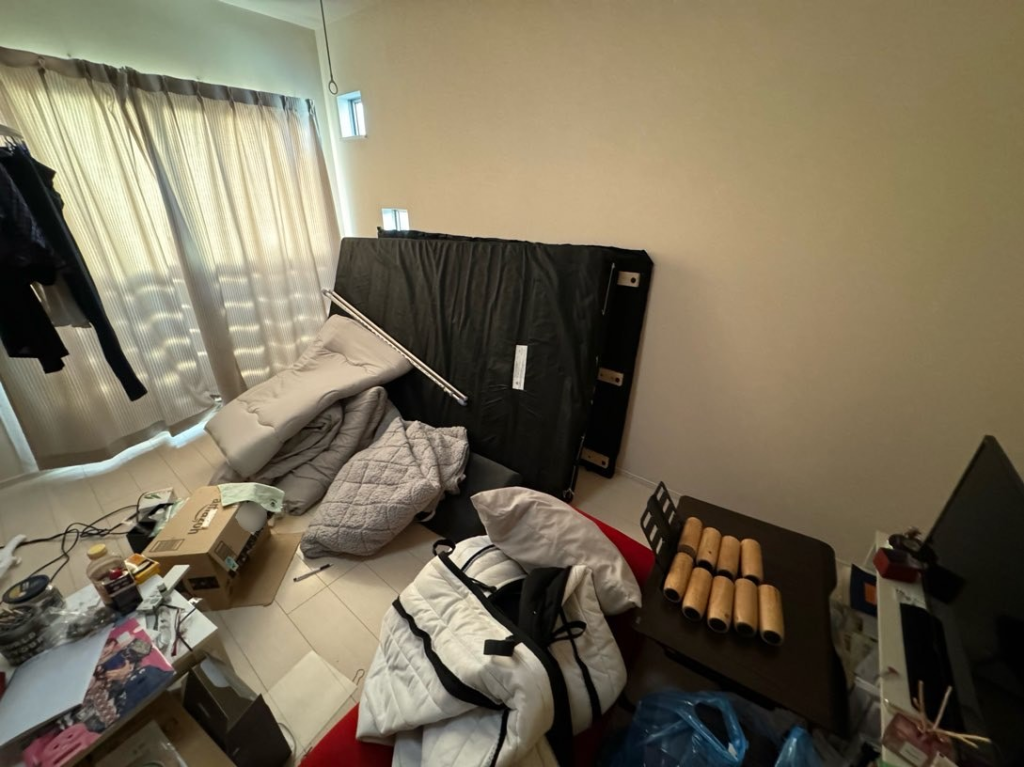 綾瀬市の寝具一式をまとめて処分した不用品回収事例-ビフォー