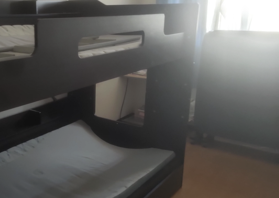 開成町の大型ベッドを中心とした不用品回収事例-ビフォー