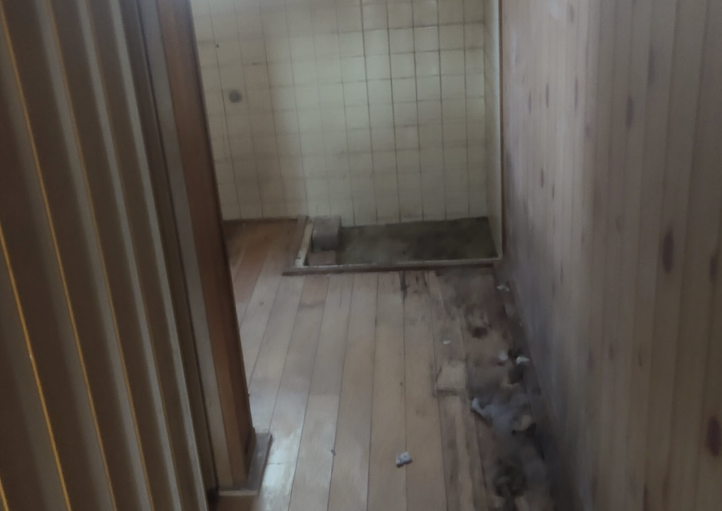 弥富市で洗濯機とその周囲に溜まった不用品回収事例-アフター