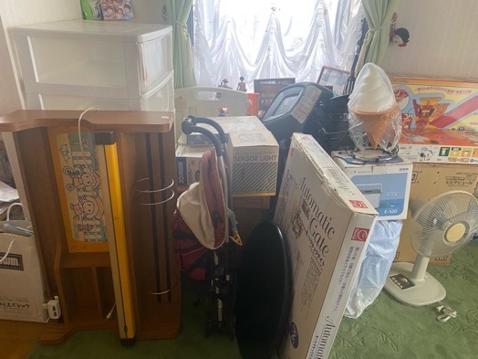 静岡市【家財整理】学習机・小型家電・玩具・カラーボックス等の作業前
