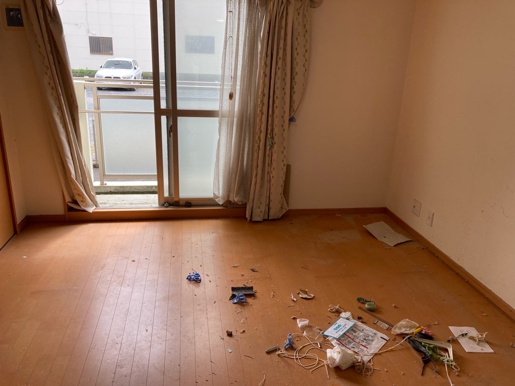 三島市【家財整理】二段ベッド・ラック・椅子・机・棚・カーテン・混載ゴミ等の作業後