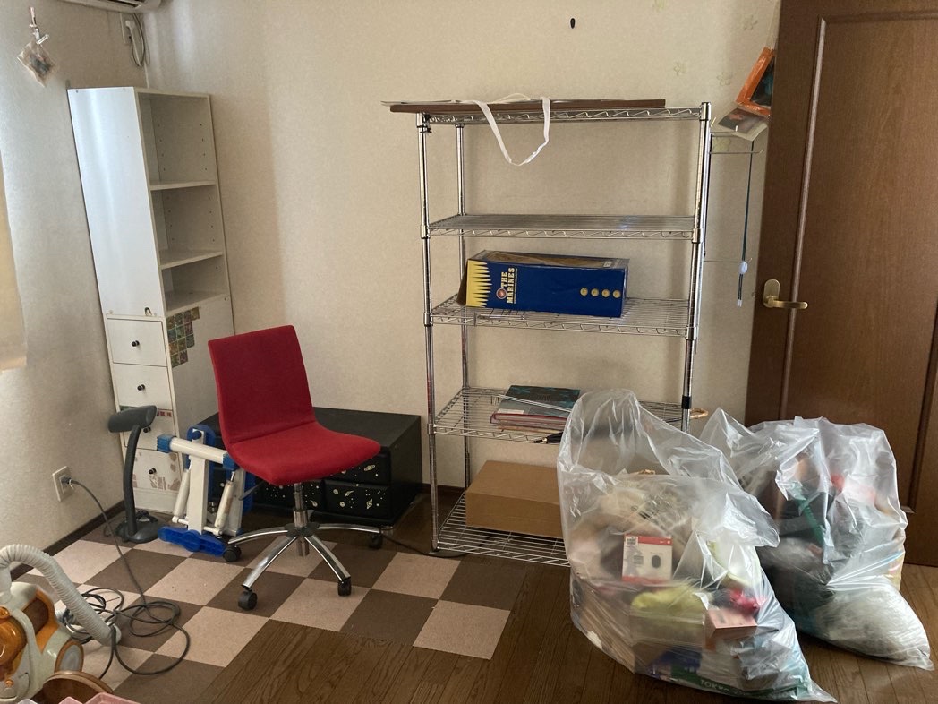名古屋市【引越しの不用品回収】椅子・棚・ラック・混載ゴミ等の作業前