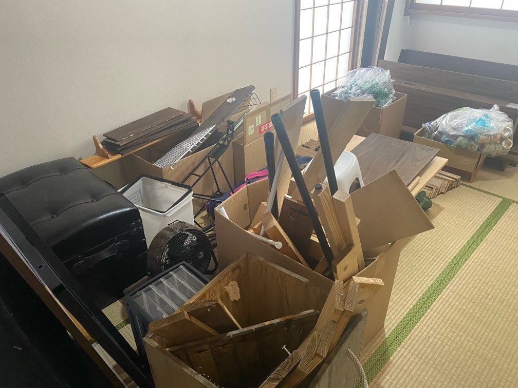 浜松市【粗大ごみ回収】椅子・ベットフレーム・木材等の作業前