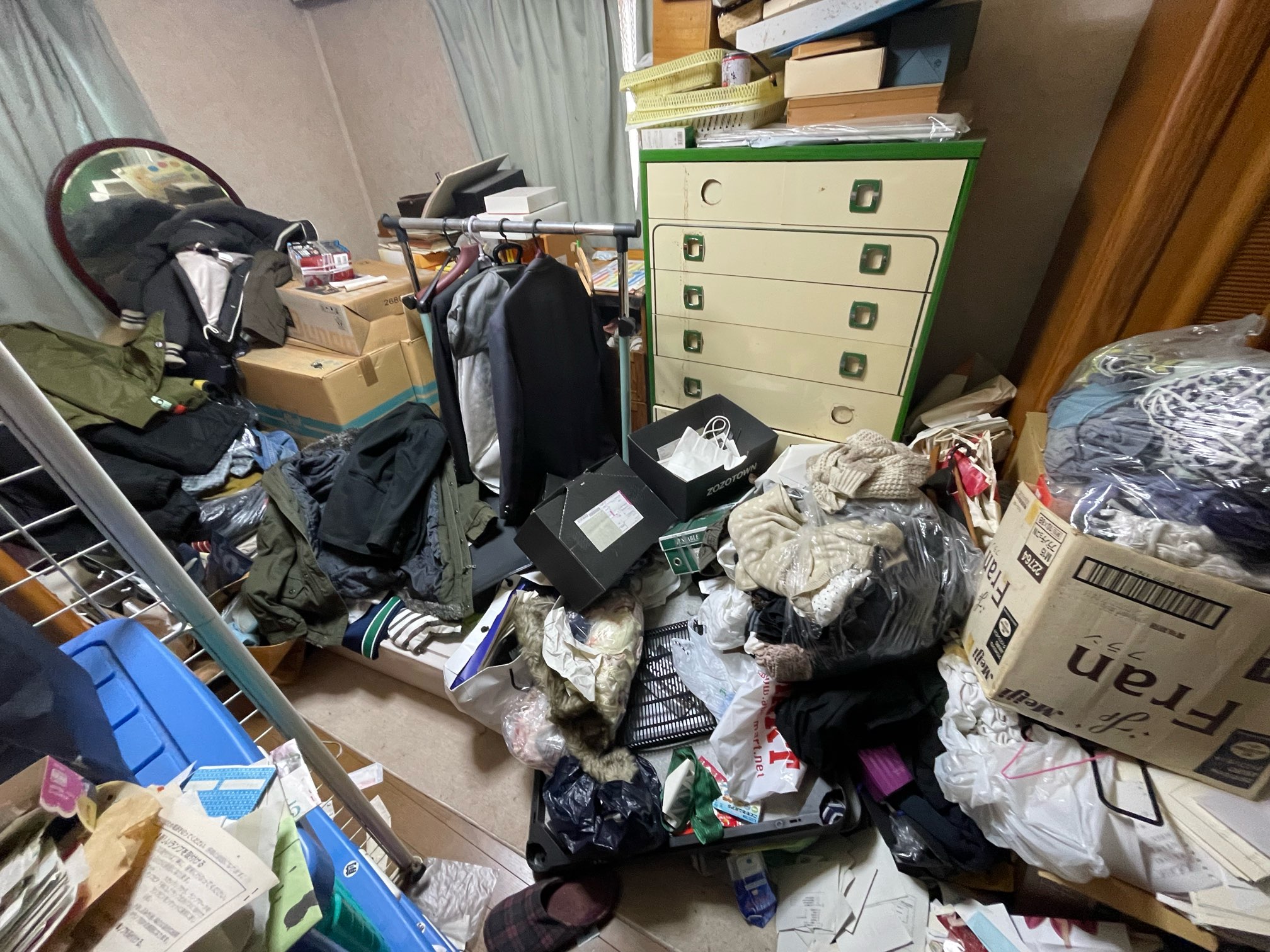 掛川市【不用品回収】タンス、衣類、カラーボックス、段ボール、混載ゴミ等の作業前