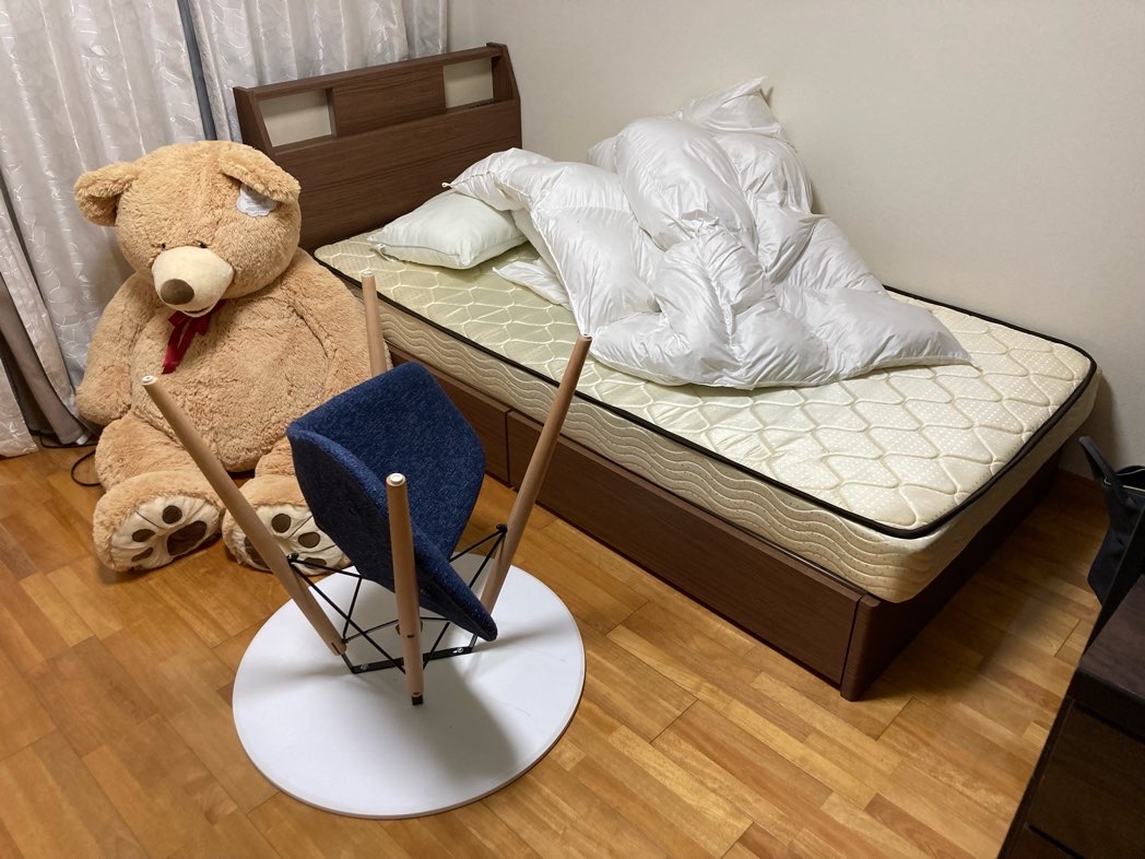 伊豆市【不用品回収】ベッド、ベッドフレーム、机、ぬいぐるみ、布団の作業前