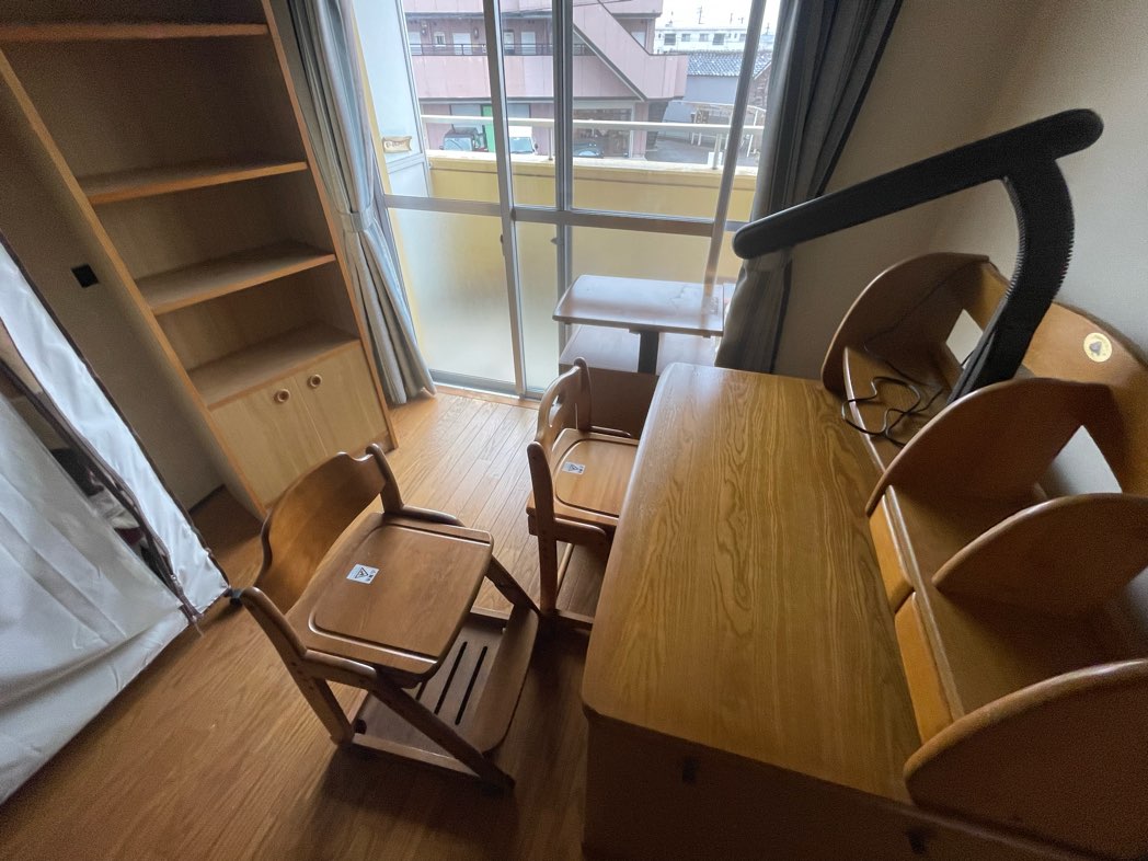 名古屋市港区【不用品回収】学習デスク、椅子、物置棚の作業前